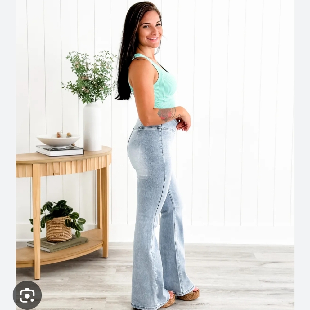 NWT RISEN HIGH RISE ELASTIC BAND WIDE FLARE JEANS SIZE LARGE